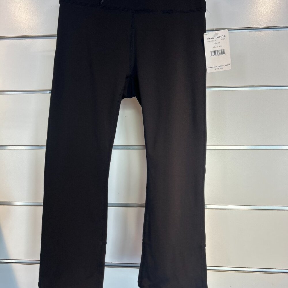 FP Movement Black Tiny Ruffle Trim Capri Crop Leggings